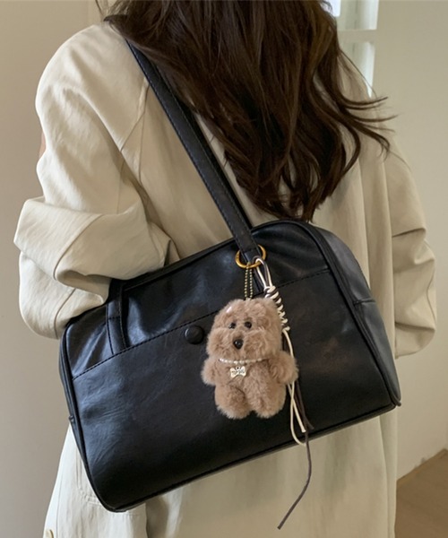 Teem Store(チームストア)の「【大容量/iPad対応/A5対応◎】【動画あり/お気に入り数2.6万人突破!/累計販売数5000点!】フロントポケットスクエアショルダーバッグ マチあり(ショルダーバッグ・レディース・ブラック/ブラウン・F)」の5枚目の写真