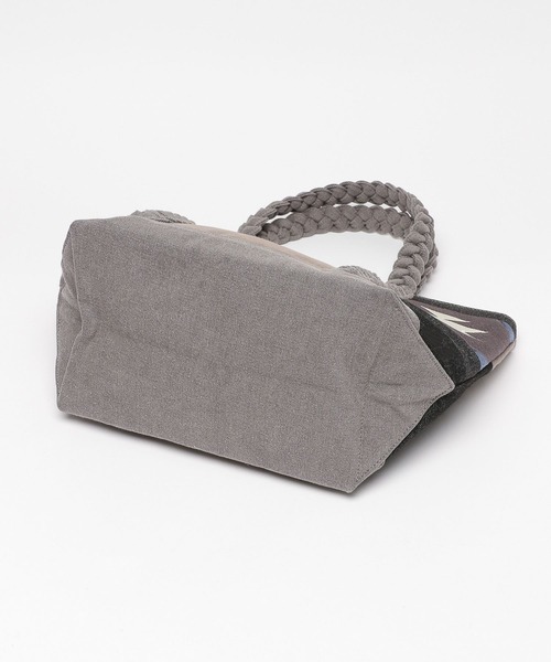 BAYFLOW（ベイフロー）の「ネイティブデニムパッチロゴトート（トートバッグ・レディース・ブラック・FREE）」の2枚目の写真