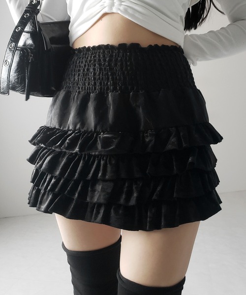 me+em select(ミームセレクト)の「※※【 3color /インナーパンツ裏地付 】ハイウエストシャーリングフリルミニスカート / high waist shirring frill mini skirt(スカート・レディース・ブラック/ベージュ・FREE)」の2枚目の写真