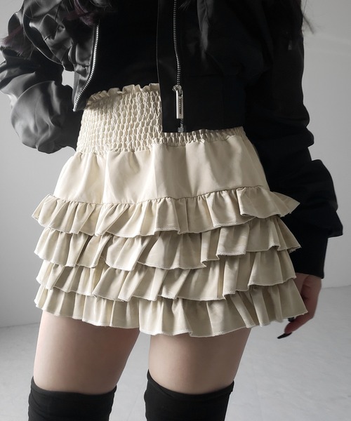 me+em select(ミームセレクト)の「※※【 3color /インナーパンツ裏地付 】ハイウエストシャーリングフリルミニスカート / high waist shirring frill mini skirt(スカート・レディース・ブラック/ベージュ・FREE)」の21枚目の写真