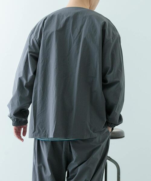 ITEMS URBANRESEARCH（アイテムズ アーバンリサーチ）の「『セットアップ対応』ナイロン リングドットボタン カーディガン（カーディガン/ボレロ・メンズ・ネイビー/ブラック/チャコールグレー・MEDIUM/LARGE）」の9枚目の写真