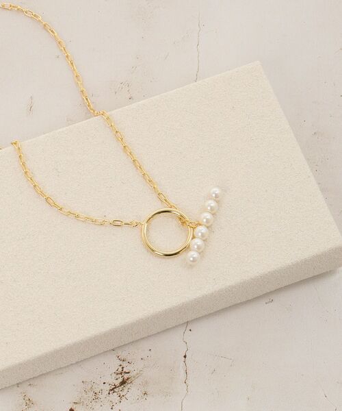 le.coeur blanc(ルクールブラン)の「パールマンテルネックレス(ネックレス・レディース・ゴールド・FREE)」の2枚目の写真