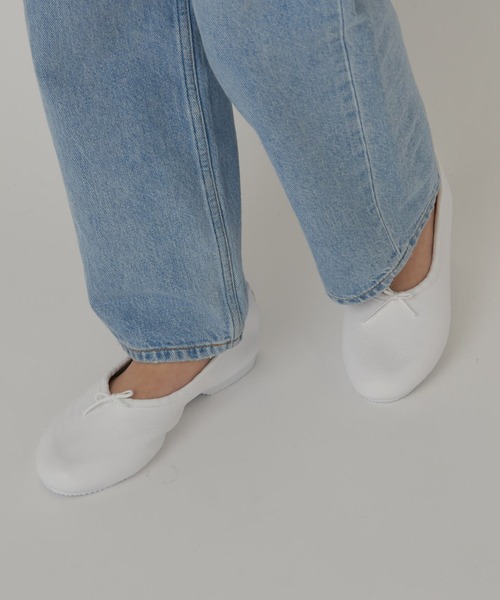 CROWN（クラウン）の「【CROWN】Bow Ballroom/フラットシューズ（バレエシューズ・レディース・ホワイト/ブラック・4/5/6/7/3）」の3枚目の写真