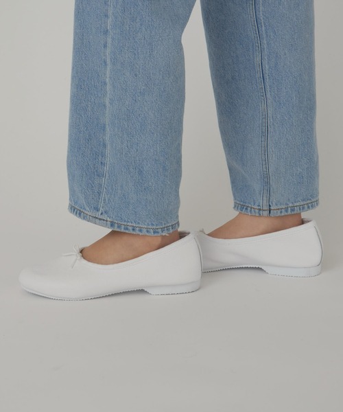 CROWN（クラウン）の「【CROWN】Bow Ballroom/フラットシューズ（バレエシューズ・レディース・ホワイト/ブラック・4/5/6/7/3）」の6枚目の写真