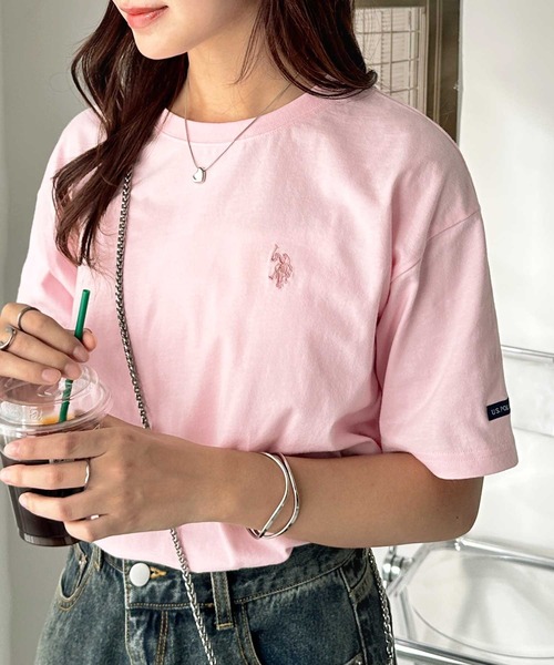 U.S. POLO ASSN.（ユーエスポロアッスン）の「GeeRA別注【U.S. POLO ASSN.】【S-XLサイズ展開】夏マストアイテム！ワンポイント刺繍カラーTシャツ（Tシャツ/カットソー・レディース・イエロー/チャコール/オフホワイト/ライトピンク・LARGE/X-LARGE/MEDIUM/SMALL）」の5枚目の写真