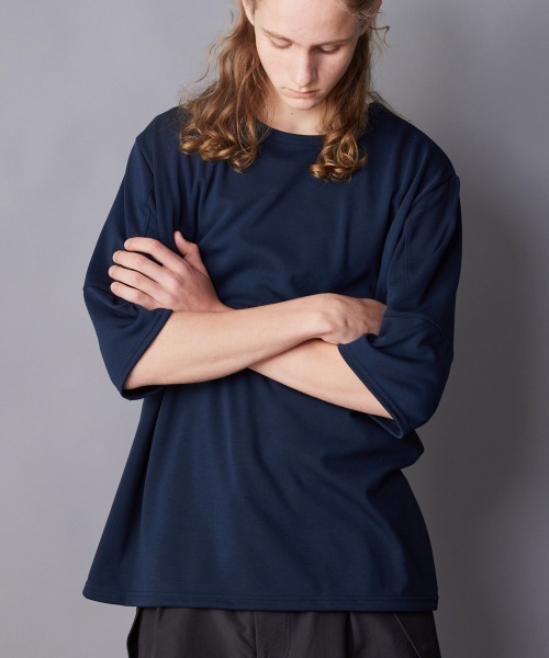 rehacer（レアセル）の「rehacer : Lanthanum Sleeve CS / ランタンスリーブカットソー（Tシャツ/カットソー・メンズ・ネイビー/チャコールグレー・SMALL/MEDIUM/LARGE/X-LARGE）」の4枚目の写真