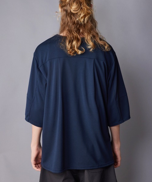 rehacer（レアセル）の「rehacer : Lanthanum Sleeve CS / ランタンスリーブカットソー（Tシャツ/カットソー・メンズ・ネイビー/チャコールグレー・SMALL/MEDIUM/LARGE/X-LARGE）」の7枚目の写真