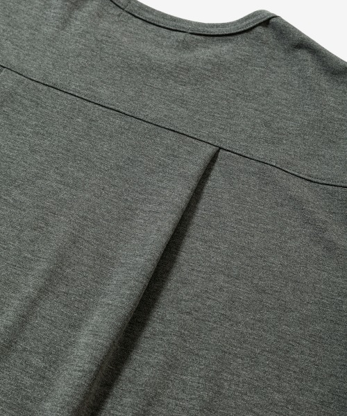 rehacer（レアセル）の「rehacer : Lanthanum Sleeve CS / ランタンスリーブカットソー（Tシャツ/カットソー・メンズ・ネイビー/チャコールグレー・SMALL/MEDIUM/LARGE/X-LARGE）」の10枚目の写真