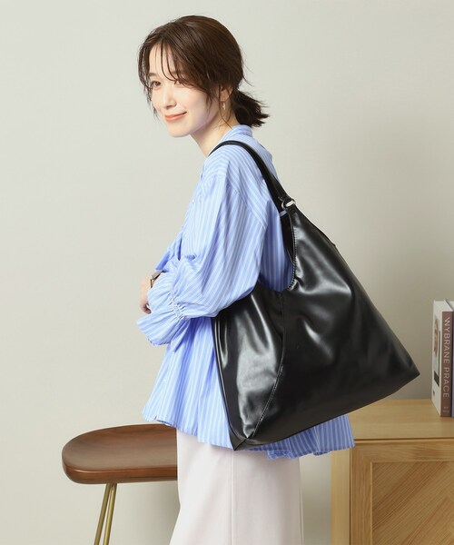 ITS'DEMO（イッツデモ）の「【A4対応】合皮Vカットトート（トートバッグ・レディース・ブロンズ/シルバー/ナチュラル/ブラック・00）」の9枚目の写真