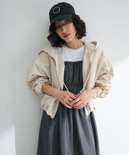 ELENCARE DUE(エレンカーレデュエ)の「・ELENCARE DUE バルーンショートマンパー(マウンテンパーカー・レディース・ブラック/ライトグレー/アイボリー・FREE)」の6枚目の写真