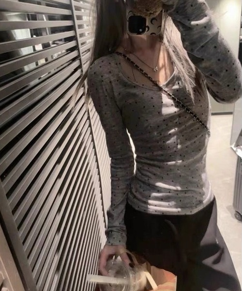 MEMECLE（メメクル）の「【 MEMECLE / メメクル 】ドット Uネックカットソー（Tシャツ/カットソー・レディース・グレー/アイボリー・S/M/L）」の12枚目の写真