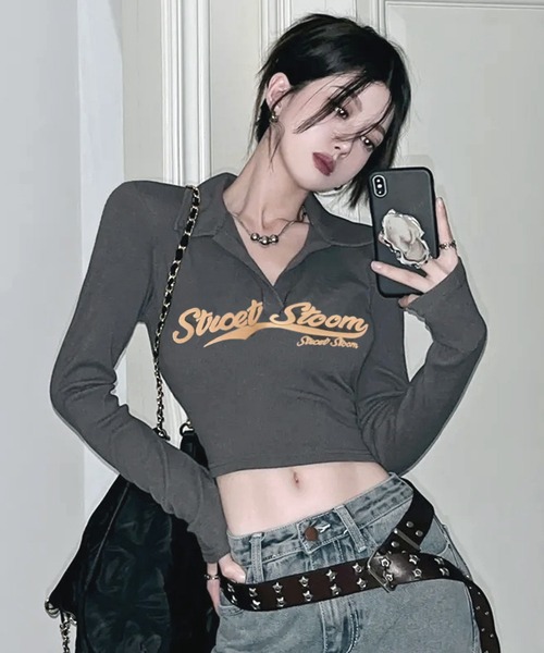 VIBGYOR（ヴィブジョー）の「【EIZZ/アイズ】ポロ襟 クロップド丈 ロゴ ロンT（Tシャツ/カットソー・レディース・ブラック/ブラウン/グレー/オフホワイト・FREE）」の3枚目の写真