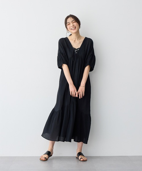 anyfee(エニフィー)の「【anyfee/プラスサイズ】前後2Wayリンクルコットンティアードワンピース(ワンピース・レディース・ブラック/ブルー・5L/4L/3L/LL)」の1枚目の写真