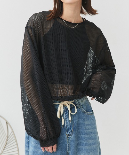 ad thie(アドティエ)の「ショート丈 ドロストメッシュプルオーバー(Tシャツ/カットソー・レディース・ブラック/オフホワイト・FREE)」の2枚目の写真