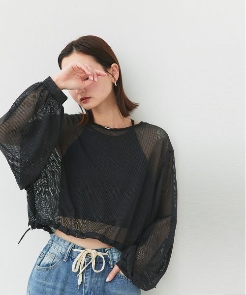ad thie(アドティエ)の「ショート丈 ドロストメッシュプルオーバー(Tシャツ/カットソー・レディース・ブラック/オフホワイト・FREE)」の10枚目の写真
