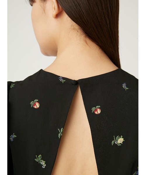 フレイアイディー　フルーツエンブロイダリーパフスリーブワンピース FRAY I.D（フレイアイディー）の「フルーツエンブロイダリー