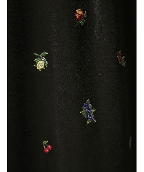 FRAY I.D（フレイアイディー）の「フルーツエンブロイダリー