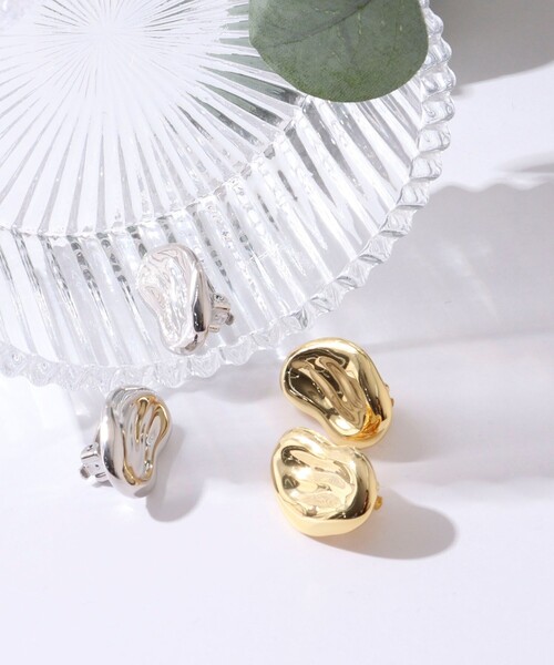 NOLLEY’S（ノーリーズ）の「ニュアンスプレートイヤリング（イヤリング・レディース・シルバー/ゴールド・FREE）」の3枚目の写真