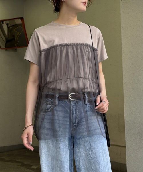 LBC(エルビーシー)の「チュールドッキングTee(Tシャツ/カットソー・レディース・ベージュ/チャコールグレー/オフホワイト・M)」の1枚目の写真