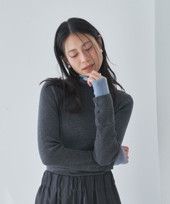 レイヤード袖配色タートルネックニット