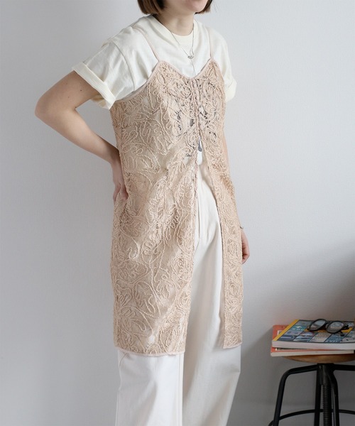 cepo（セポ）の「〈セットアップ対応〉ロープ刺繍シアーキャミワンピース（ワンピース・レディース・ベージュ/ブラック/オフホワイト・M）」の3枚目の写真