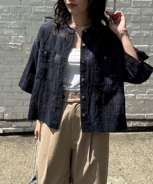 fredy emue(フレディエミュ)の「シアーチェック半袖シャツ(シャツ/ブラウス・レディース・ネイビー/オフホワイト・38)」の2枚目の写真