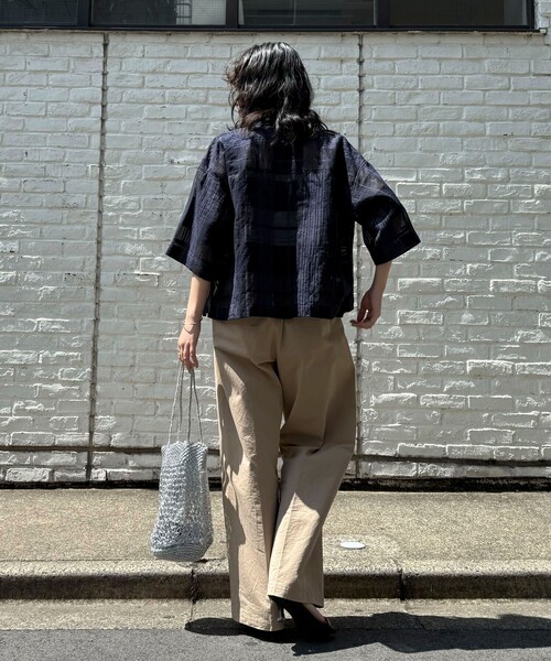 fredy emue(フレディエミュ)の「シアーチェック半袖シャツ(シャツ/ブラウス・レディース・ネイビー/オフホワイト・38)」の6枚目の写真