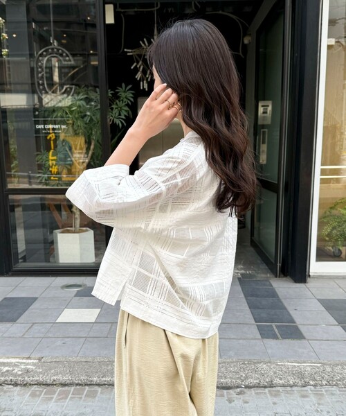 fredy emue(フレディエミュ)の「シアーチェック半袖シャツ(シャツ/ブラウス・レディース・ネイビー/オフホワイト・38)」の15枚目の写真
