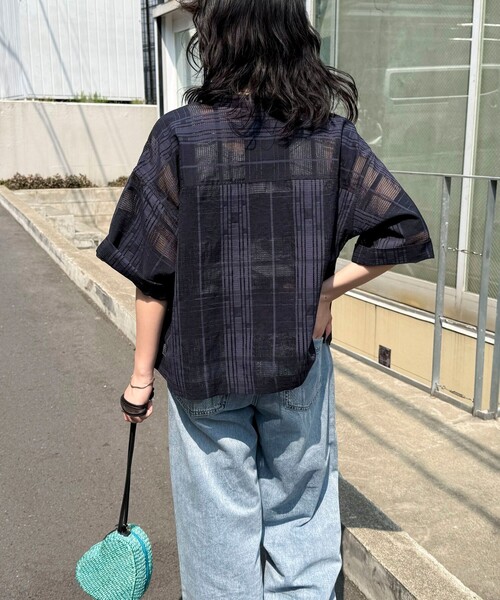 fredy emue(フレディエミュ)の「シアーチェック半袖シャツ(シャツ/ブラウス・レディース・ネイビー/オフホワイト・38)」の22枚目の写真
