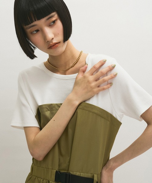 ADAM ET ROPE'(アダムエロペ)の「【サステナブル】撥水コンビワンピース(ワンピース・レディース・カーキ/ブラック・FREE)」の3枚目の写真