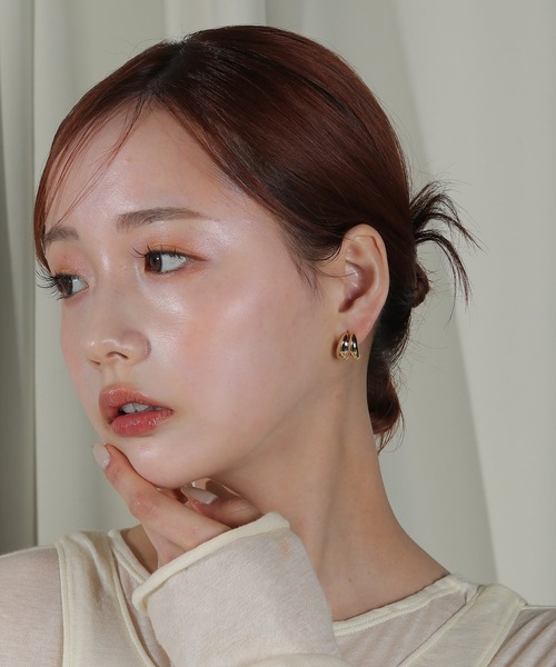 voov(ブーブ)の「ニュアンス ステンレスポスト ピアス(ピアス(両耳用)・レディース・シルバー/ゴールド・フリー)」の8枚目の写真