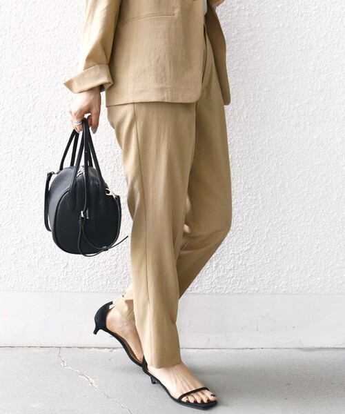SHIPS（シップス）の「〈手洗い可能〉FUNCTIONAL テーパード パンツ（セットアップ対応）（その他パンツ・レディース・ベージュ/ネイビー・36/38/40）」の21枚目の写真