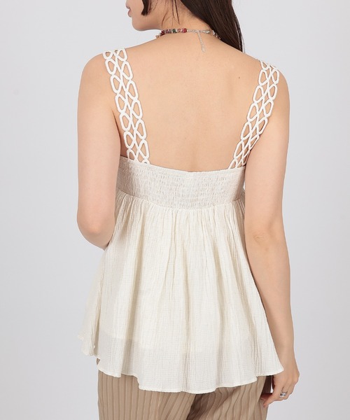 SUWDEE(スーディー)の「gather flare camisole blouse(キャミソール・レディース・アイボリー/ブラック・FREE)」の8枚目の写真