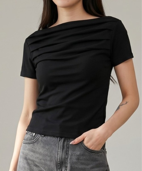 Per sist ence(パーシエンス)の「スムース天竺タックオフショルプルオーバー(Tシャツ/カットソー・レディース・ブラウン/オフホワイト/グレー/ブラック/ピンク・ONE SIZE)」の2枚目の写真