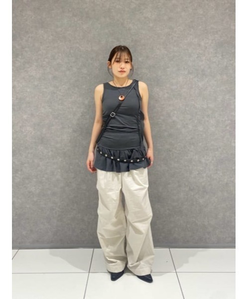 LAGUA GEM（ラグアジェム）の「CRASH POINT FRILL チュニック（Tシャツ/カットソー・レディース・チャコールグレー/ライトベージュ/カーキ・FREE）」の22枚目の写真
