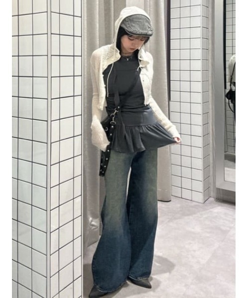 LAGUA GEM（ラグアジェム）の「CRASH POINT FRILL チュニック（Tシャツ/カットソー・レディース・チャコールグレー/ライトベージュ/カーキ・FREE）」の20枚目の写真