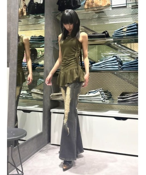 LAGUA GEM（ラグアジェム）の「CRASH POINT FRILL チュニック（Tシャツ/カットソー・レディース・チャコールグレー/ライトベージュ/カーキ・FREE）」の12枚目の写真