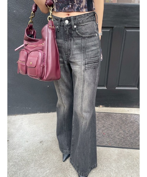 EVRIS（エヴリス）の「センターシームワイドフレアデニムパンツ（デニムパンツ・レディース・ブラック/インディゴブルー・SMALL/MEDIUM）」の11枚目の写真