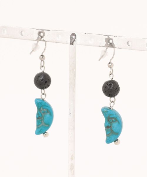 tone（トーン）の「【eto】月フェイス ピアス(MA)（ピアス（両耳用）・レディース・ブルー/ホワイト/ピンク・FREE）」の4枚目の写真