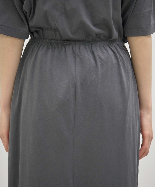 INSCRIRE(アンスクリア)の「【INSCRIRE/アンスクリア】Light Jersey Long Skirt/コットンライトジャージーロングスカート(スカート・レディース・モカ/チャコールグレー・36/38)」の4枚目の写真