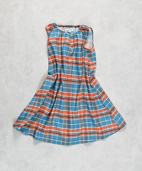 LSP WOW（エルエスピーワオ）の「【LSP WOW!】ガールズ総柄ワンピース（ワンピース・キッズ・ピンク系その他/オレンジ系その他/ブラック系その他/グリーン/ピンク/グリーン系その他/ネイビー/ブルー系その他・80/100/110/120/130/90）」の3枚目の写真