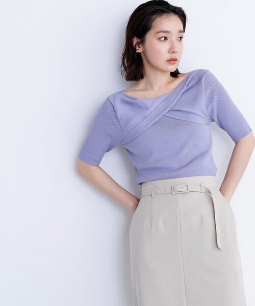 NATURAL BEAUTY BASIC(ナチュラルビューティーベーシック)の「◇ツイストドレープニット(ニット/セーター・レディース・オフホワイト/ブルー/ブラック・FREE)」の1枚目の写真