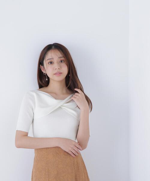 NATURAL BEAUTY BASIC(ナチュラルビューティーベーシック)の「◇ツイストドレープニット(ニット/セーター・レディース・オフホワイト/ブルー/ブラック・FREE)」の22枚目の写真