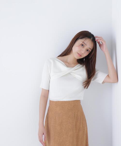 NATURAL BEAUTY BASIC(ナチュラルビューティーベーシック)の「◇ツイストドレープニット(ニット/セーター・レディース・オフホワイト/ブルー/ブラック・FREE)」の4枚目の写真