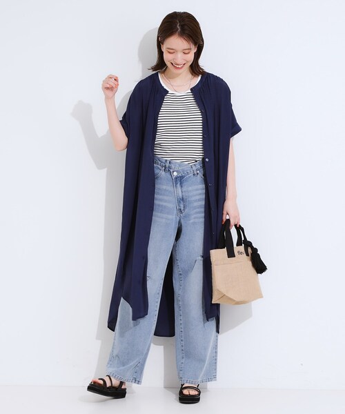 SHOO・LA・RUE(シューラルー)の「【洗える/S-LL/ひんやり】ふんわり軽やかに 前あきロングシャツ(ワンピース・レディース・レッド系1/ベージュ/ネイビー/ブルー・04/03/02/01)」の6枚目の写真