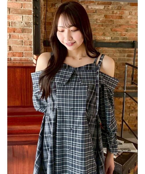 dazzlin（ダズリン）の「レイヤードイレヘムシャツワンピース（ワンピース・レディース・オフホワイト/キャメル/ネイビー・SMALL/MEDIUM）」の12枚目の写真