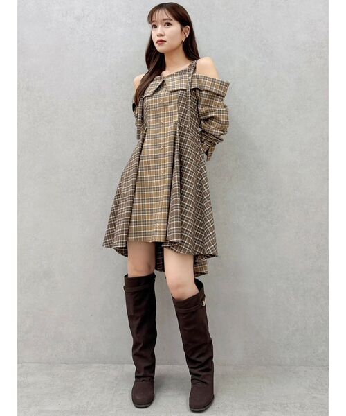 dazzlin（ダズリン）の「レイヤードイレヘムシャツワンピース（ワンピース・レディース・オフホワイト/キャメル/ネイビー・SMALL/MEDIUM）」の19枚目の写真