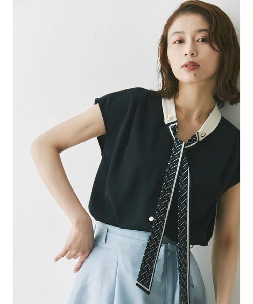 TONAL（トーナル）の「スカーフタイドッキングフレンチブラウス（シャツ/ブラウス・レディース・ネイビー/オフホワイト/ベビーピンク・MEDIUM）」の13枚目の写真