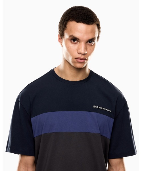 EMPORIO ARMANI EA7(エンポリオアルマーニイーエーセブン)の「【エンポリオ アルマーニ EA7】Athletic Colour Block クルーネックTシャツ コットン混紡(Tシャツ/カットソー・メンズ・ネイビー/ピンク/カーキ/グレー・SMALL/MEDIUM/LARGE/X-LARGE/XX-LARGE/X-SMALL)」の11枚目の写真