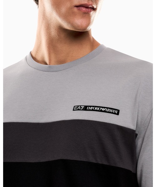EMPORIO ARMANI EA7(エンポリオアルマーニイーエーセブン)の「【エンポリオ アルマーニ EA7】Athletic Colour Block クルーネックTシャツ コットン混紡(Tシャツ/カットソー・メンズ・ネイビー/ピンク/カーキ/グレー・SMALL/MEDIUM/LARGE/X-LARGE/XX-LARGE/X-SMALL)」の16枚目の写真